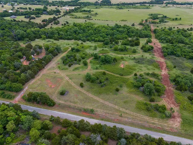 Photo 8 — 8416 N May Avenue, Crescent, OK 73028