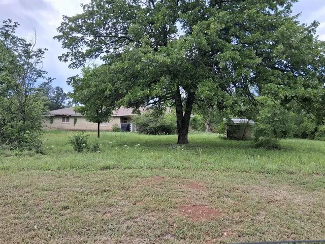 Front exterior — 30 Limberlost, McLoud, OK 74851