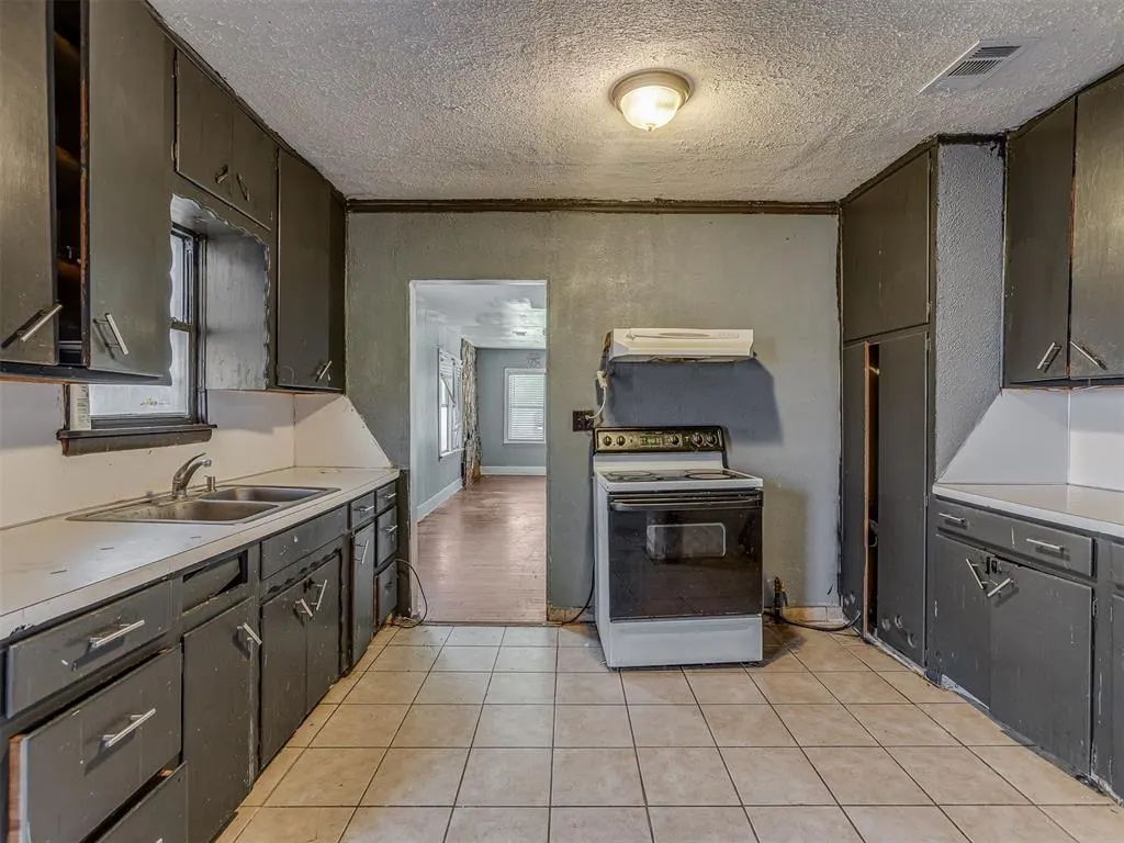 Photo 9 — 1426 SW 28th Street, Oklahoma City, OK 73108