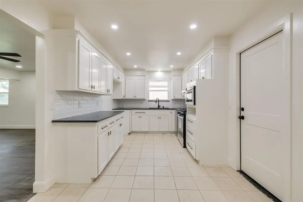 Photo 18 — 7516 NW 27th Street, Bethany, OK 73008
