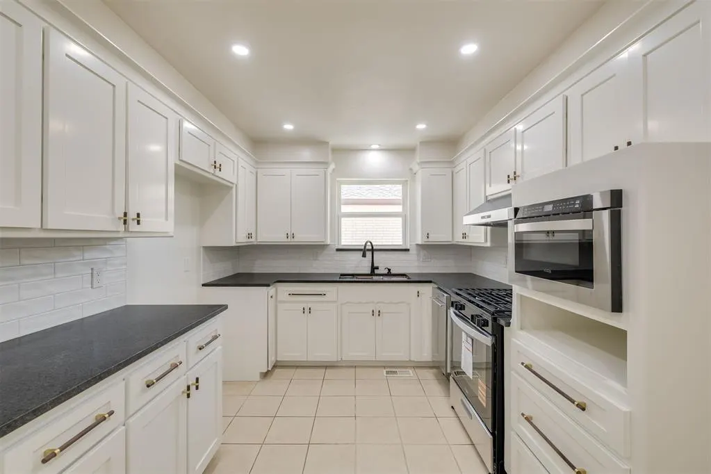 Photo 21 — 7516 NW 27th Street, Bethany, OK 73008