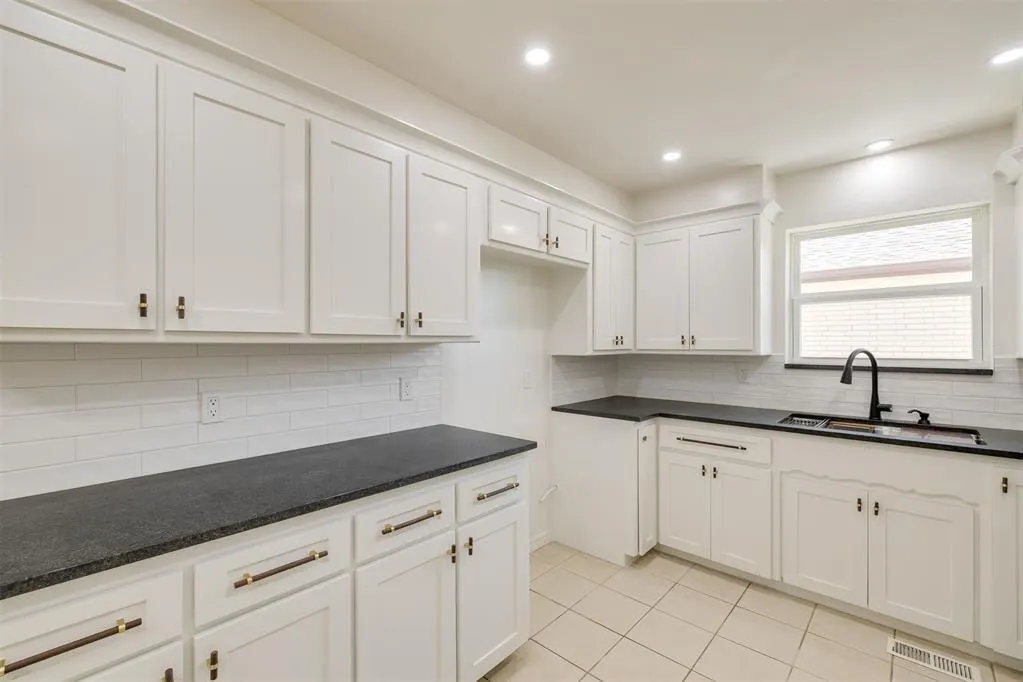 Photo 22 — 7516 NW 27th Street, Bethany, OK 73008