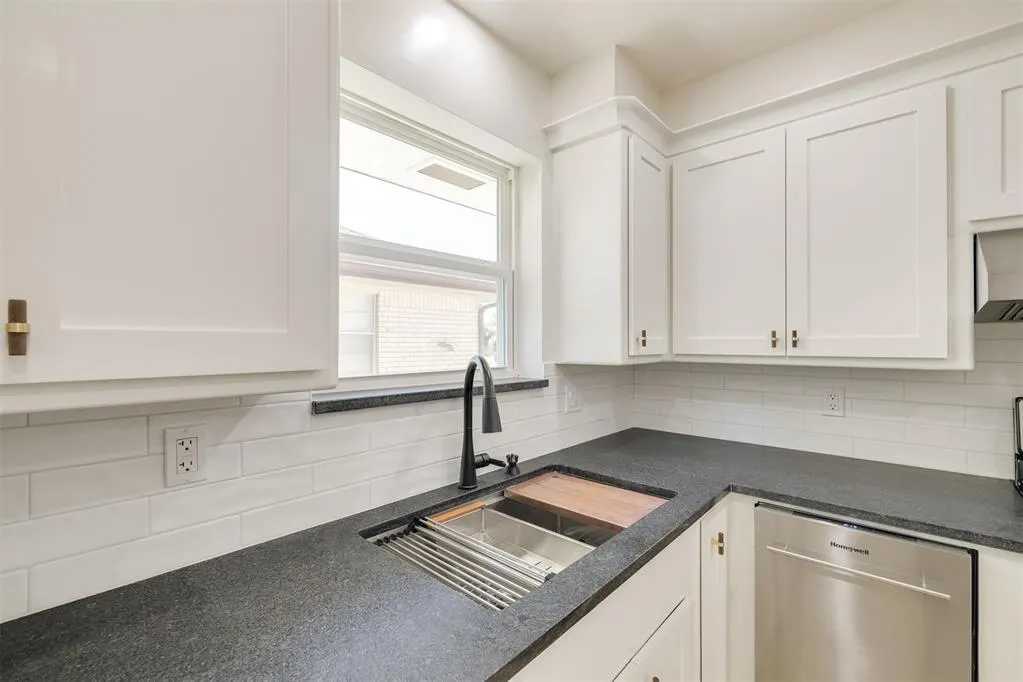 Photo 24 — 7516 NW 27th Street, Bethany, OK 73008
