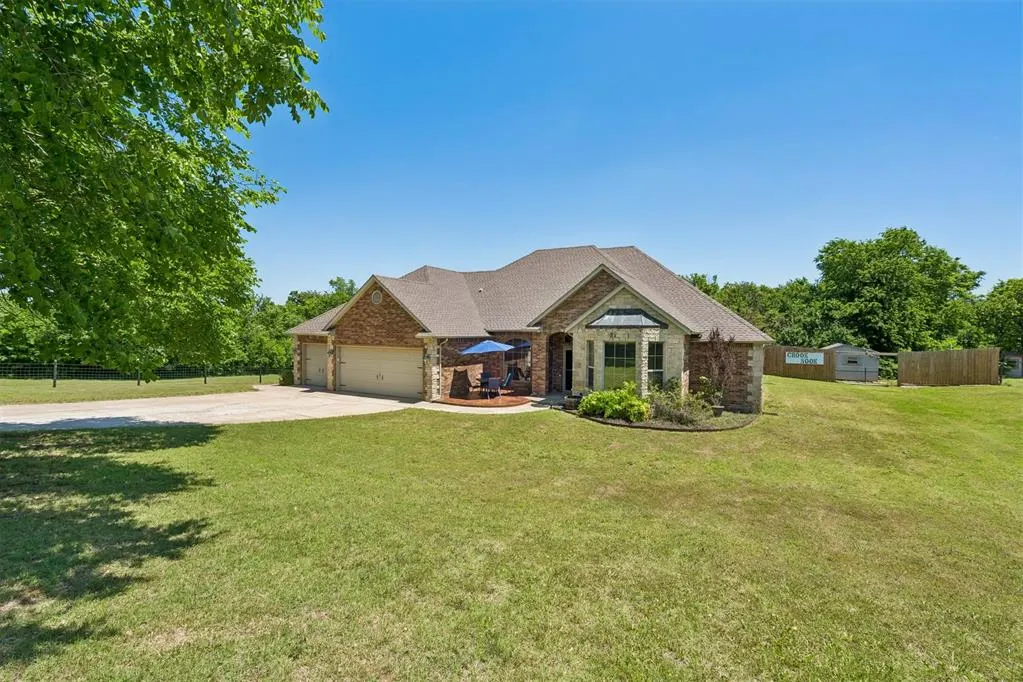 Front exterior — 1840 Sheila Drive, Guthrie, OK 73044