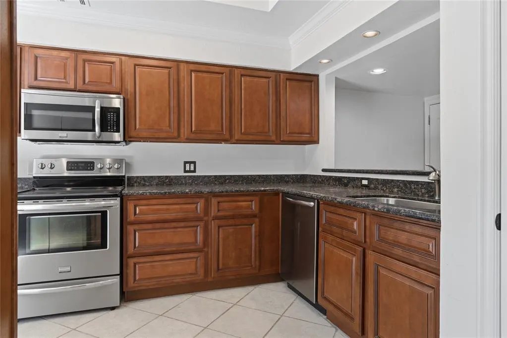 Photo 14 — 6208 Waterford Boulevard 106, Oklahoma City, OK 73118
