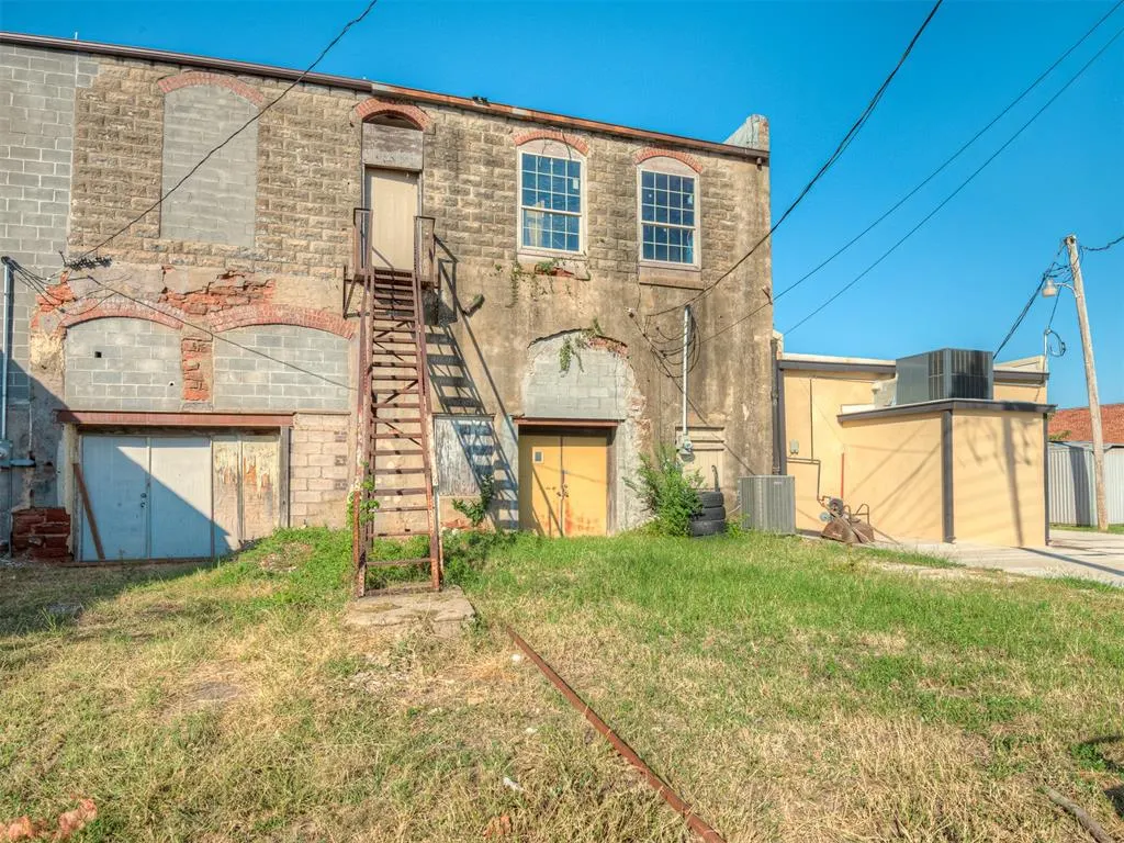Photo 27 — 104 N Grand Street, Crescent, OK 73028