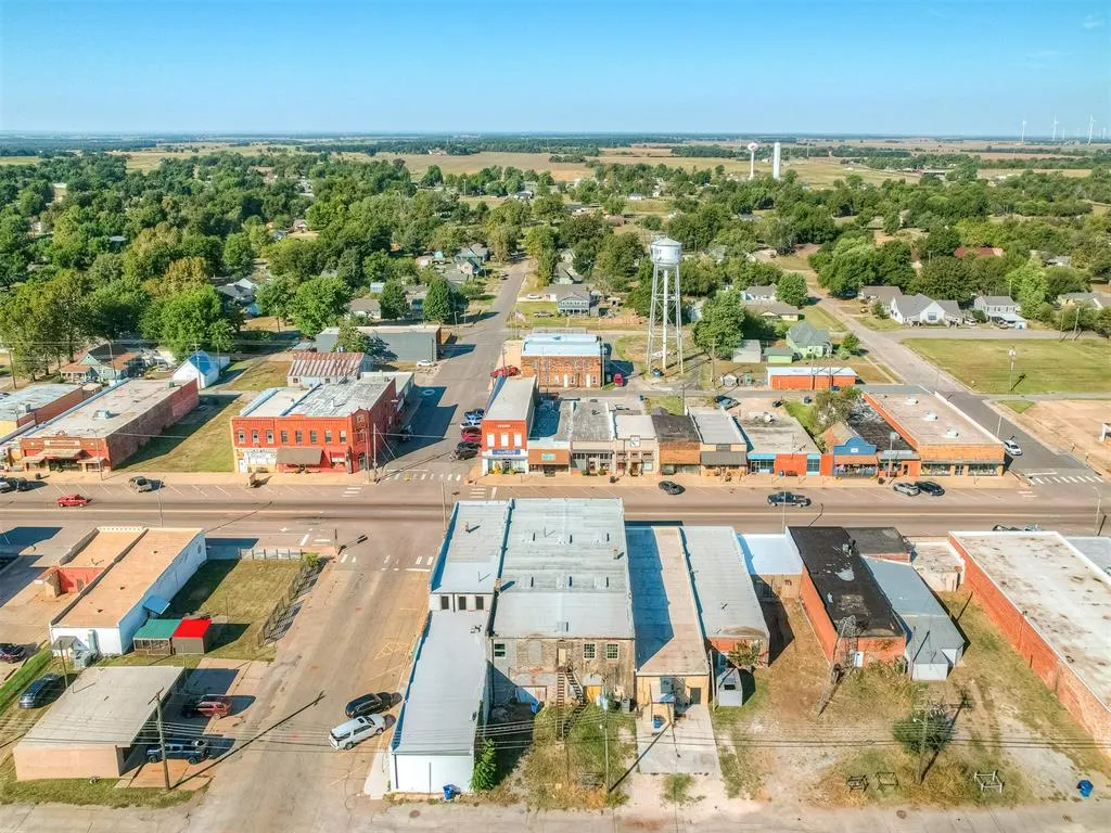 Photo 33 — 104 N Grand Street, Crescent, OK 73028