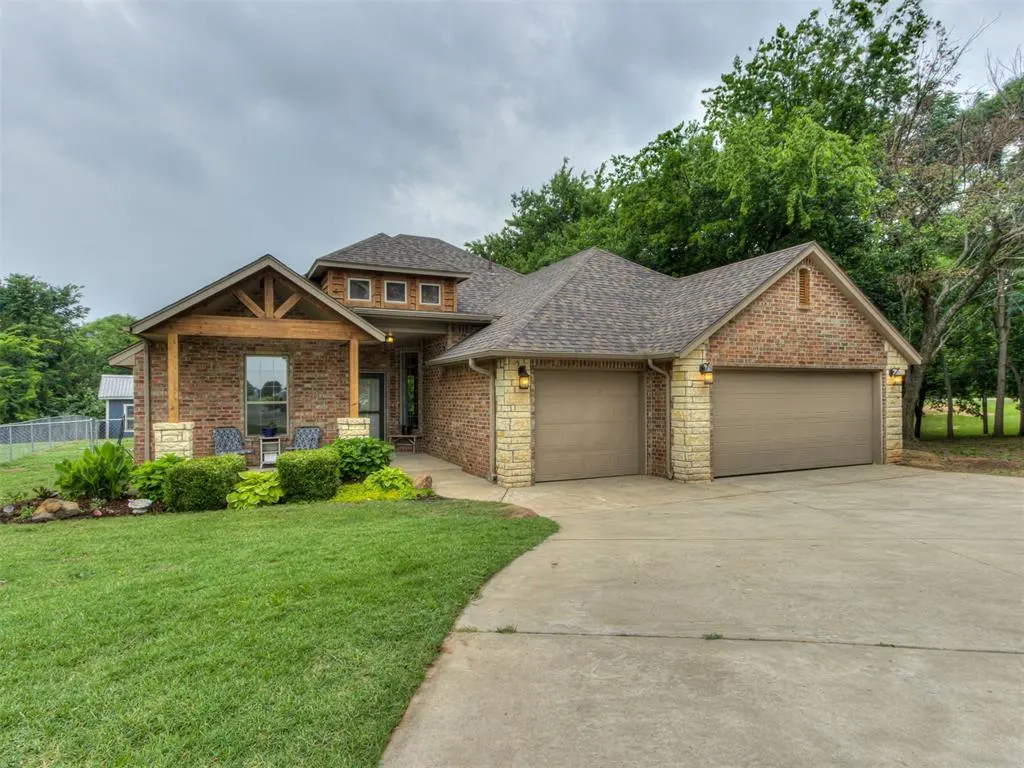 Photo 2 — 501 Arrowhead Drive, Tuttle, OK 73089