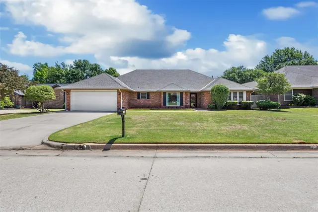 Photo 2 — 4031 Spyglass Road, Oklahoma City, OK 73120