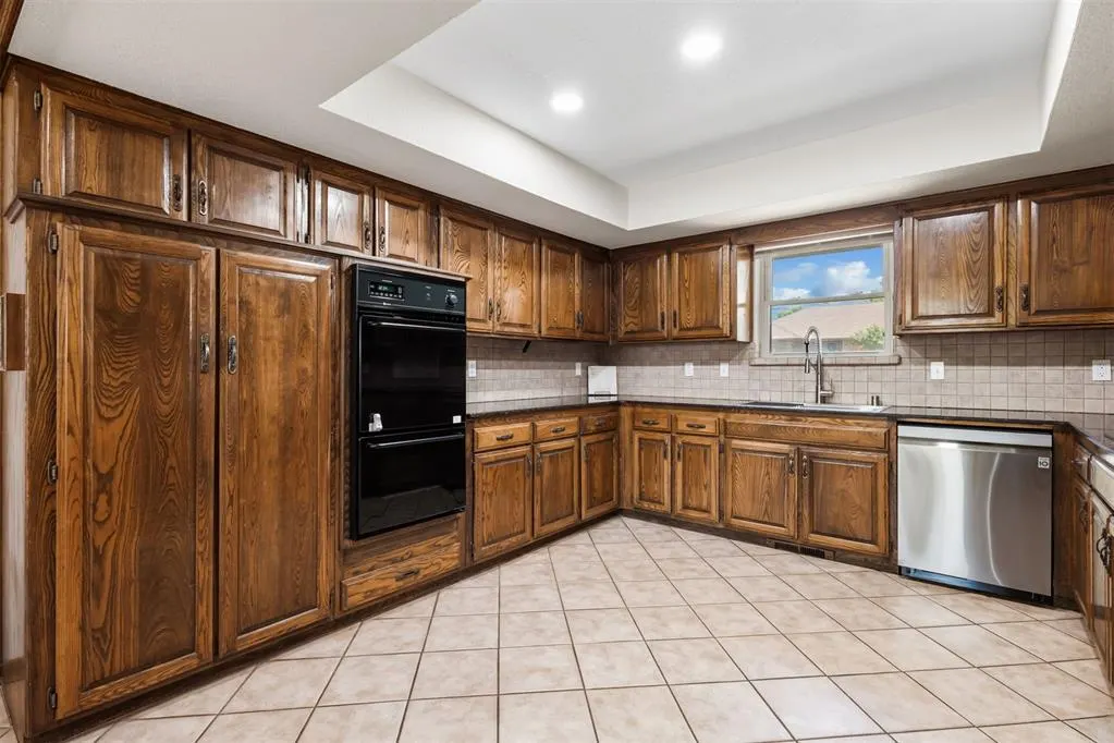 Photo 15 — 4031 Spyglass Road, Oklahoma City, OK 73120