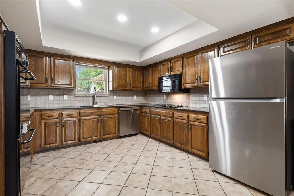 Photo 16 — 4031 Spyglass Road, Oklahoma City, OK 73120