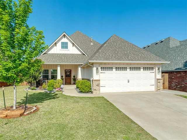 Photo 2 — 16309 Monarch Field Road, Edmond, OK 73013