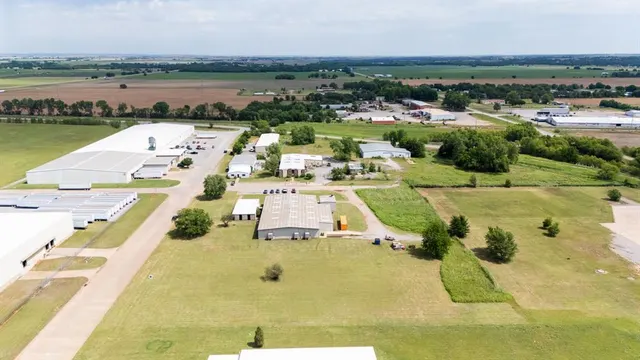 Photo 4 — N 18th Street, Chickasha, OK 73018