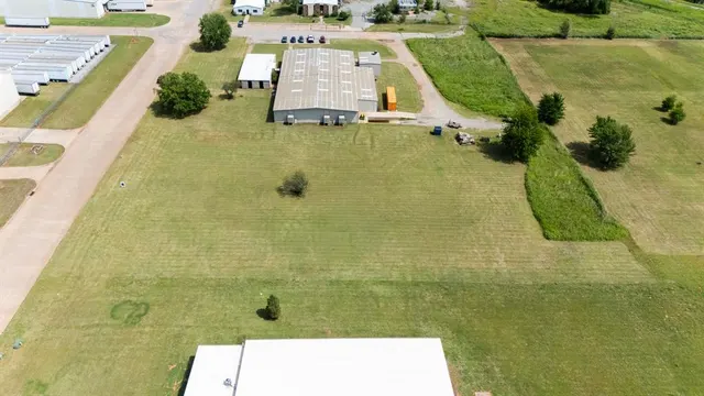 Photo 5 — N 18th Street, Chickasha, OK 73018