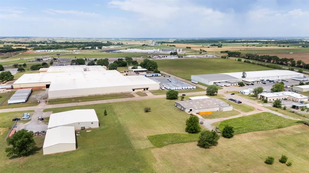 Photo 7 — N 18th Street, Chickasha, OK 73018