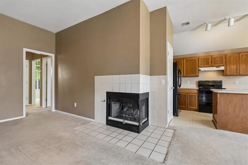 Photo 8 — 1708 Creekside Court, Norman, OK 73071