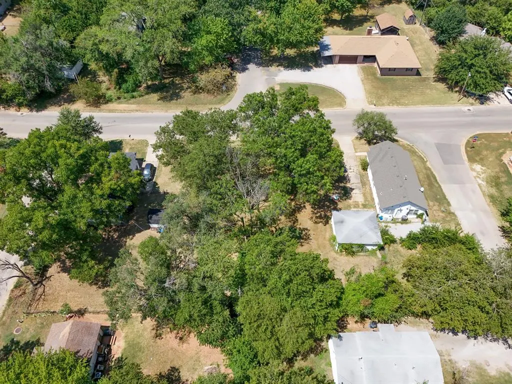 Photo 2 — 1201 N Center Avenue, Shawnee, OK 74801