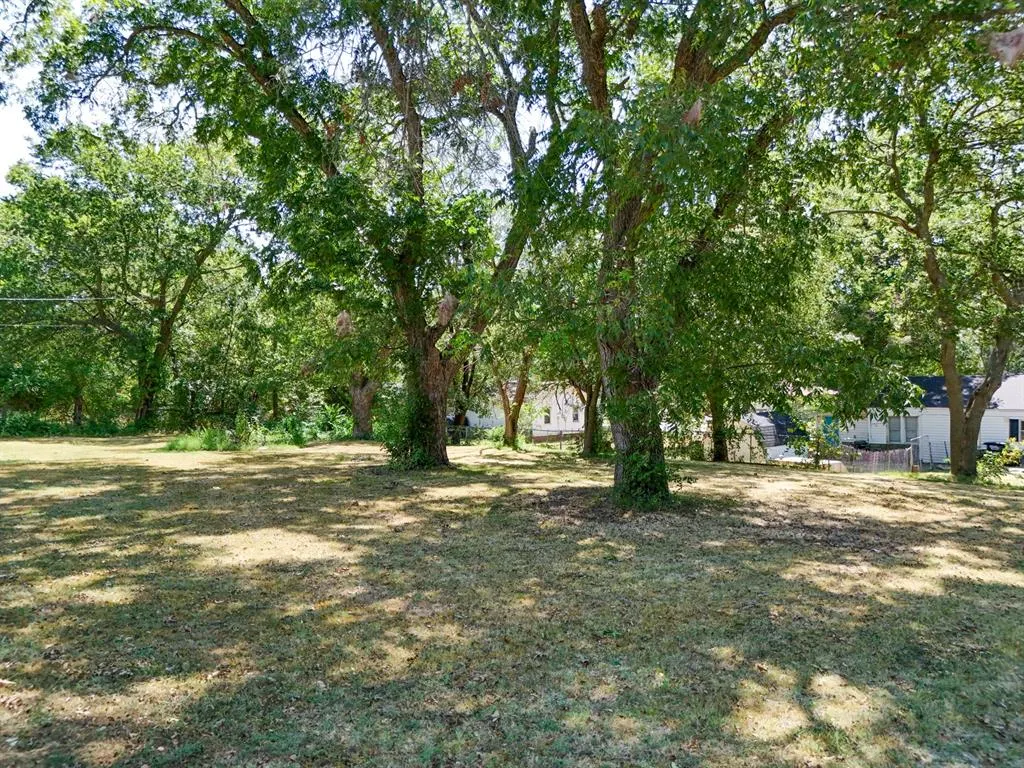 Photo 9 — 1201 N Center Avenue, Shawnee, OK 74801