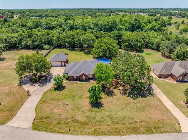 Front exterior — 43447 Cobblestone Way, Tecumseh, OK 74873
