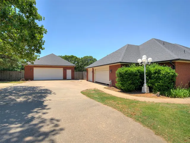 Photo 5 — 43447 Cobblestone Way, Tecumseh, OK 74873