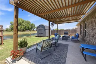 Sold home at 1725 W Antler Way