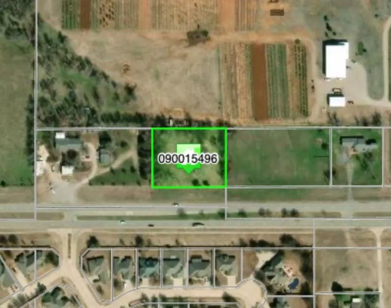 Photo 3 — 1633 W Main Street, Yukon, OK 73099