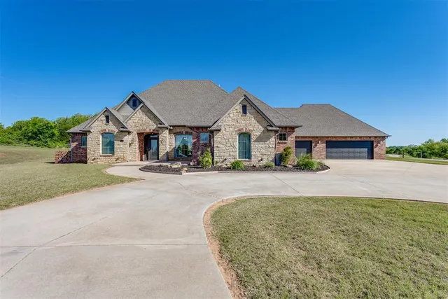 Front exterior — 33410 Pecan Grove Road, Shawnee, OK 74804