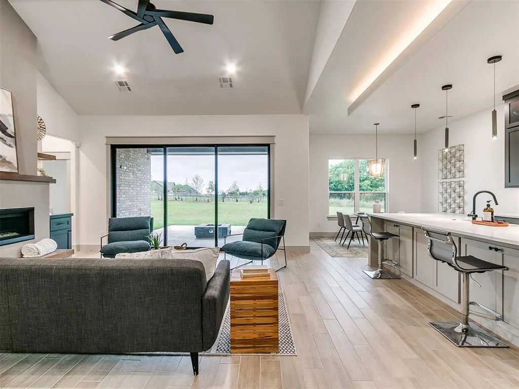 Photo 10 — 2441 Hawks Haven Drive, Guthrie, OK 73044