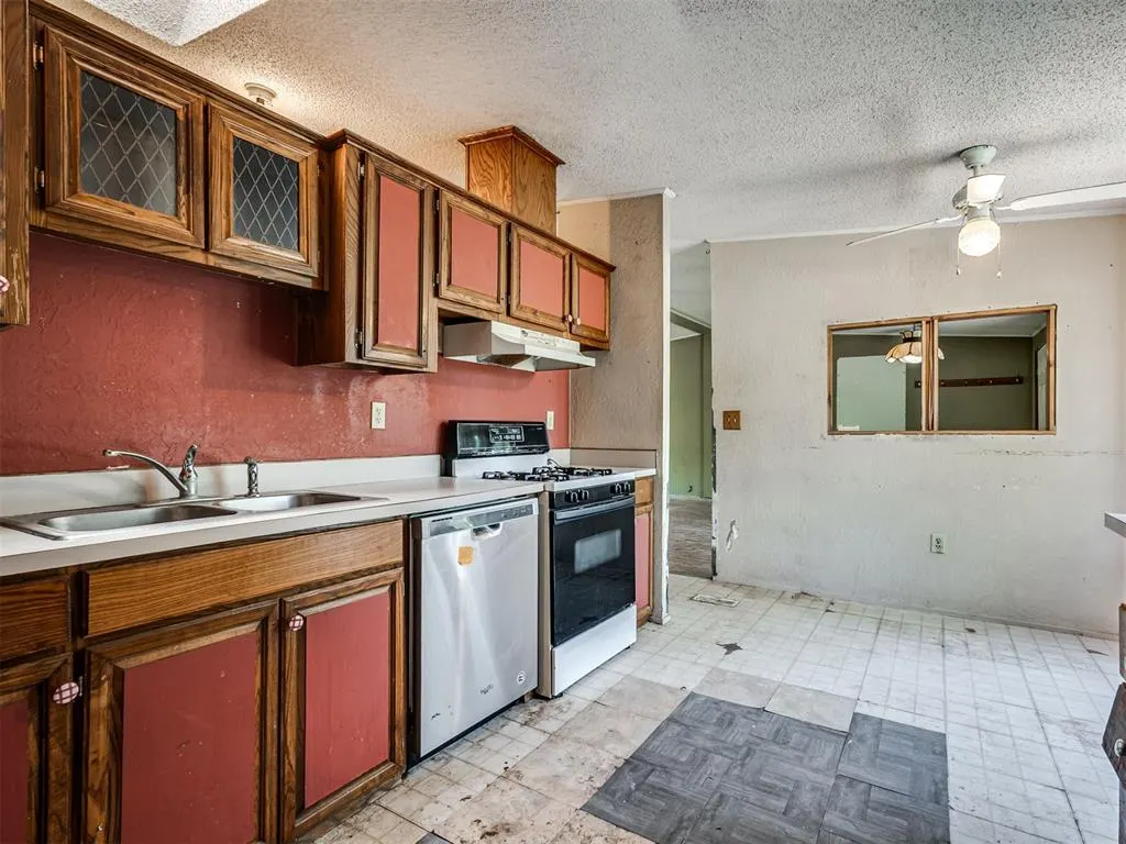 Photo 11 — 10943 Stoup Drive, Blanchard, OK 73010