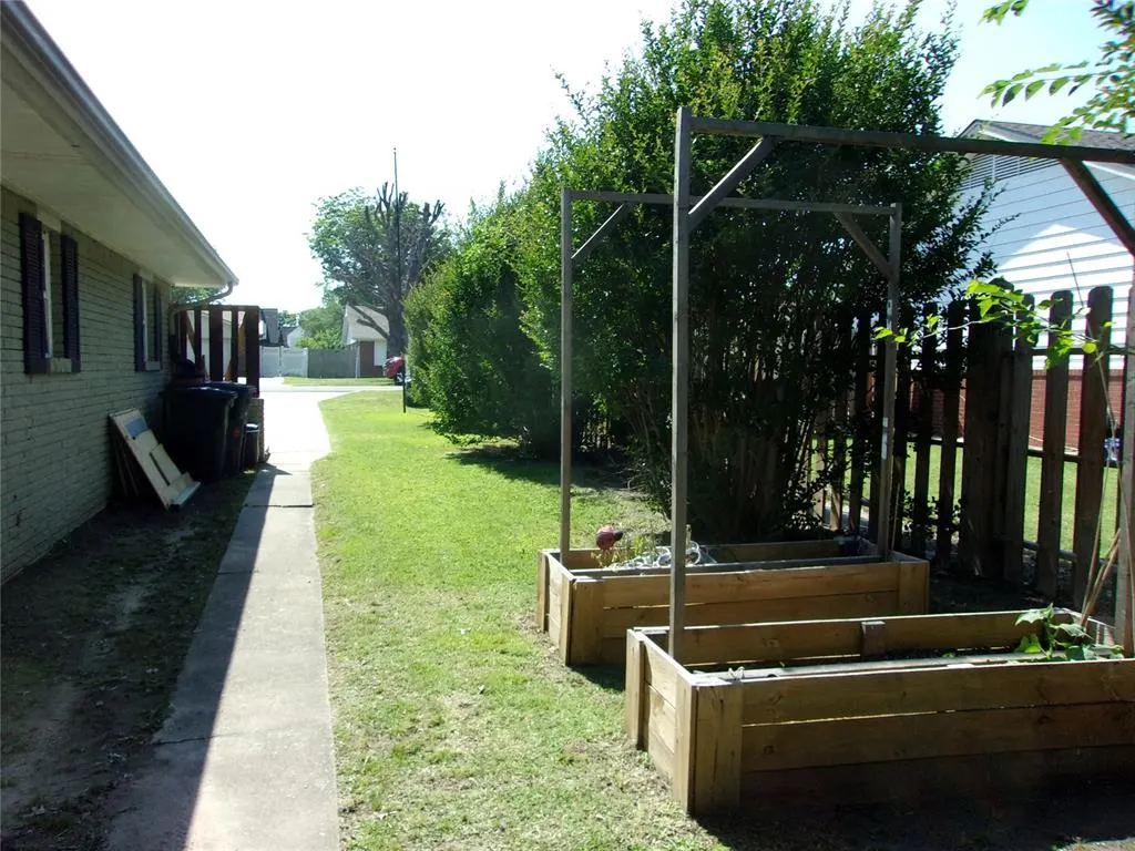 Photo 47 — 1915 N Philadelphia Avenue, Shawnee, OK 74804