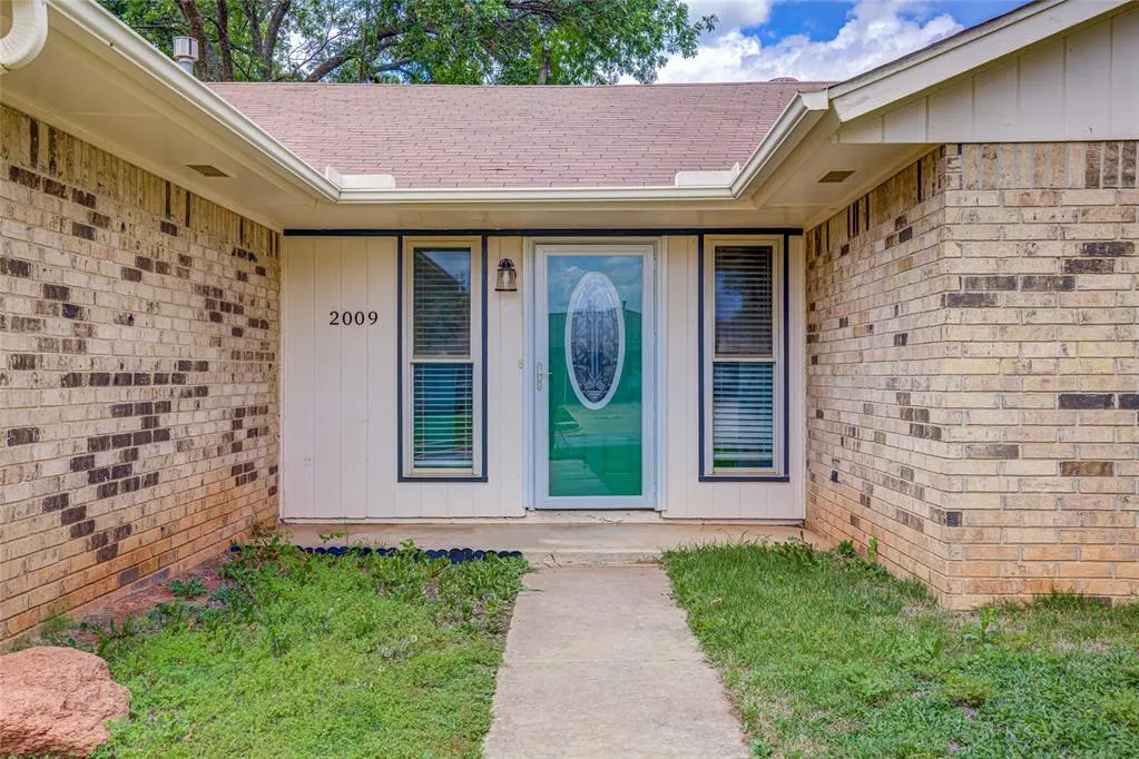 Photo 4 — 2009 Oakcreek Drive, Norman, OK 73071