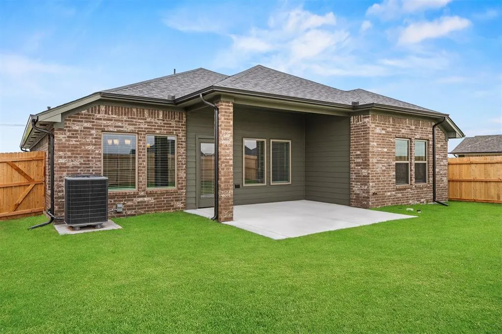 Photo 36 — 16009 Switchgrass Place, Moore, OK 73170