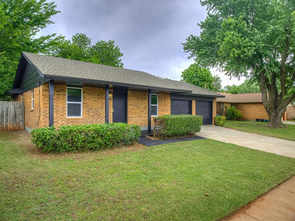 Photo 3 — 4701 Royal Oak Drive, Oklahoma City, OK 73135