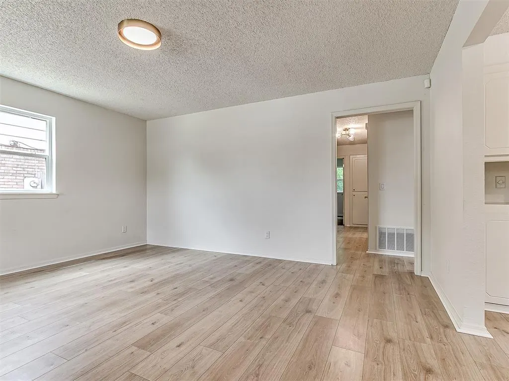 Photo 6 — 4701 Royal Oak Drive, Oklahoma City, OK 73135