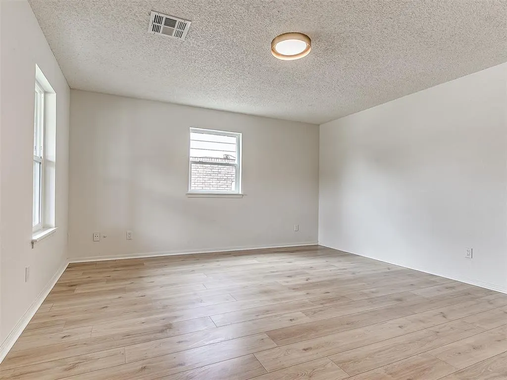 Photo 7 — 4701 Royal Oak Drive, Oklahoma City, OK 73135