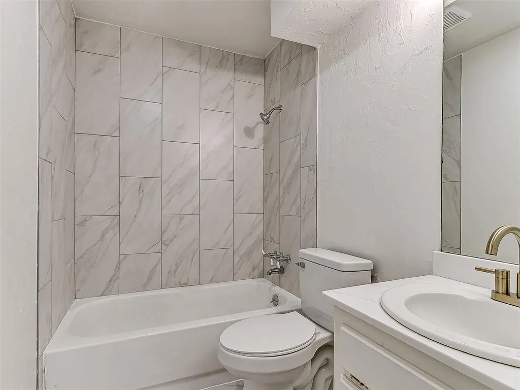Photo 25 — 4701 Royal Oak Drive, Oklahoma City, OK 73135