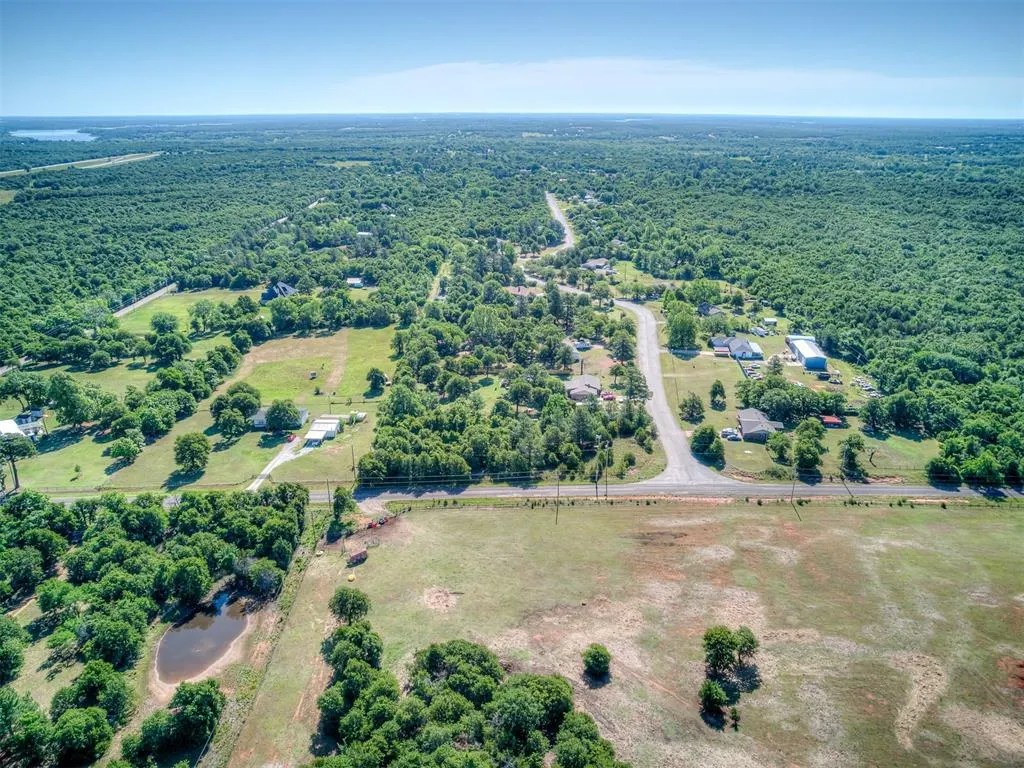 Photo 12 — 19009 Rockspring Drive, Newalla, OK 74857