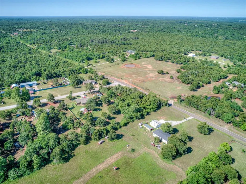 Photo 15 — 19009 Rockspring Drive, Newalla, OK 74857