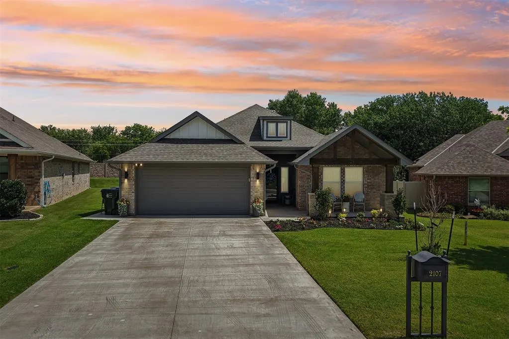 Front exterior — 2107 Turtle Creek Way, Norman, OK 73071