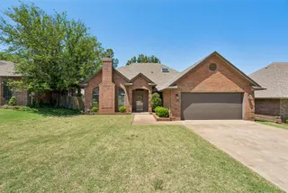 Sold home at 1809 Courtney Lane