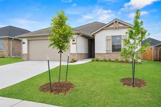 Photo 2 — 348 Woodrock Street, Harrah, OK 73045