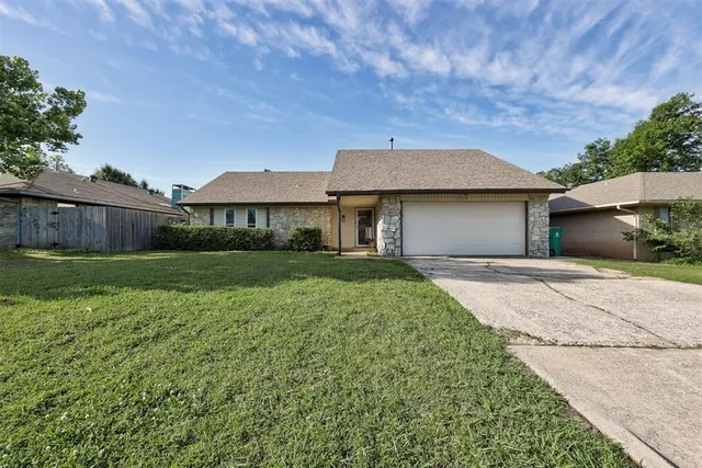 Photo 2 — 6704 Bear Canyon Drive, Oklahoma City, OK 73162