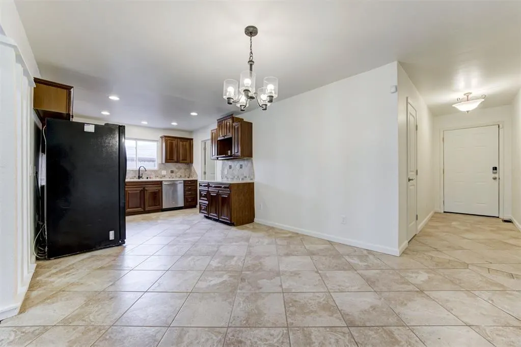 Photo 14 — 6704 Bear Canyon Drive, Oklahoma City, OK 73162