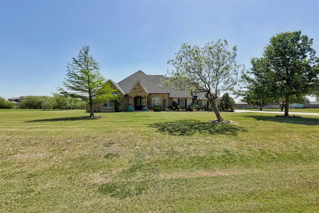 Photo 3 — 17312 Barrington Hills Lane, Edmond, OK 73012