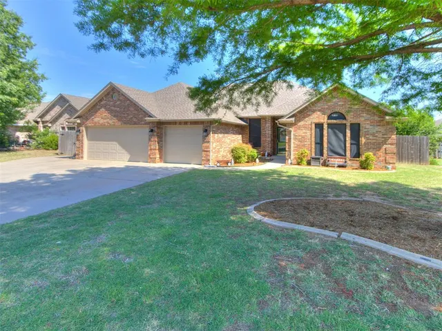 Photo 2 — 2421 SW 96th Street, Oklahoma City, OK 73159