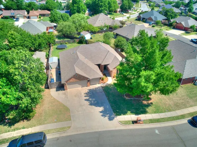 Photo 3 — 2421 SW 96th Street, Oklahoma City, OK 73159