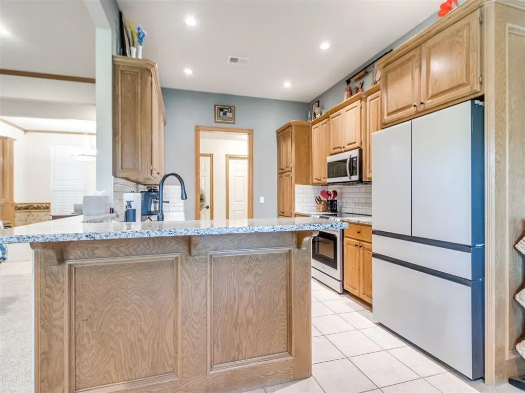 Photo 12 — 2421 SW 96th Street, Oklahoma City, OK 73159