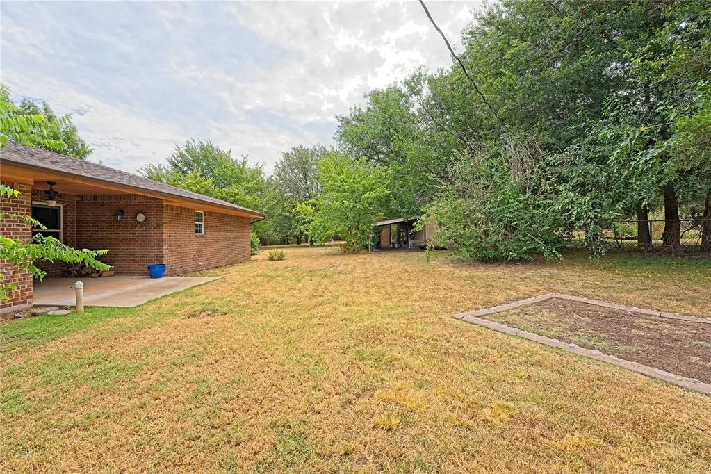 Photo 6 — 2529 Wildwood Lane, Norman, OK 73071