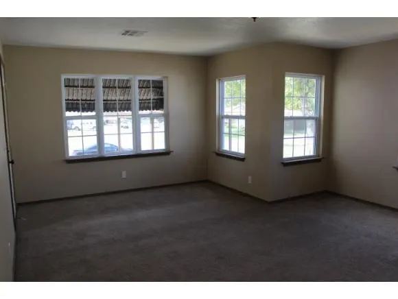 Photo 2 — 124 Blackburn Boulevard, Elk City, OK 73644