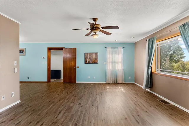Photo 7 — 115 E 10th Street, Custer City, OK 73639